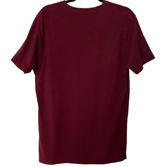 NEW Yeti American Flag T-shirt Burgundy Size Large Casual Outdoor Shirt - Picture 2 of 3